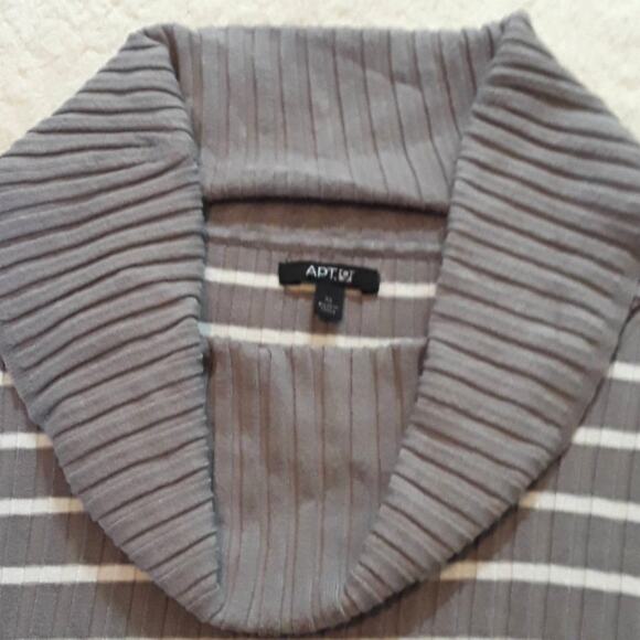 Womens Sz XL Gray White Striped Ribbed Cowl Neck Lightweight Sweater APT 9 - Picture 3 of 10